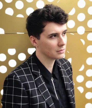 Dan Howell Height, Weight, Age, Biography, Gay .